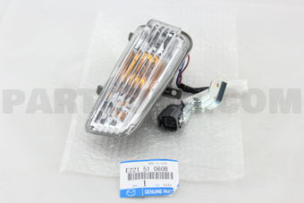 E22151060B LAMP(R),FRT. COMB