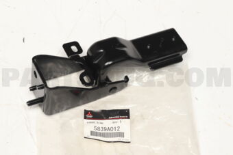 5839A012 HINGE,B/DR LIC PLATE