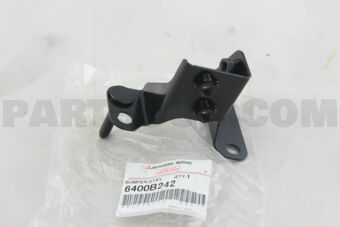 6400B242 BRACKET,FR BUMPER STAY