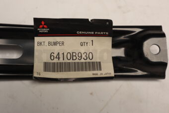 6410B930 Mitsubishi BRACKET,RR BUMPER
