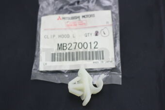 MB270012 CLIP,HOOD LOCKING