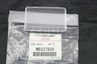 MB337920 LENS,DOOR LAMP