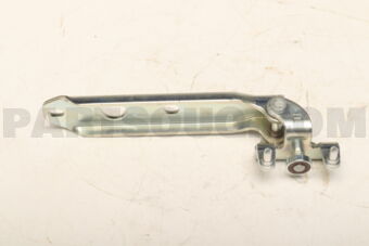 MB421116 ARM,RR DOOR CTR ROLLER,RH