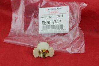 MB606747 Mitsubishi SOCKET,HEADLAMP