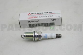 MD372588 SPARK PLUG
