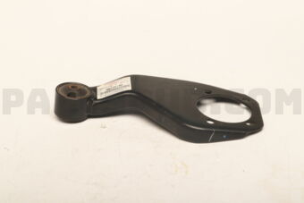 MN125142 BRACKET,FR DIFF MOUNTING,R