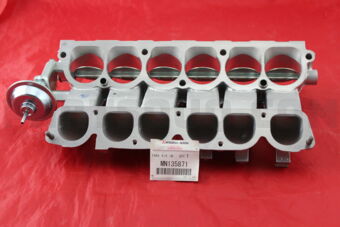 MN135871 TANK,AIR INTAKE SURGE