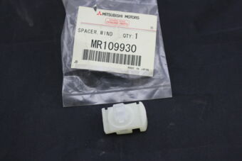 MR109930 SPACER,WINDSHIELD