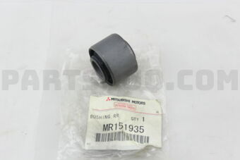 MR151935 BUSHING,RR SWAY BAR
