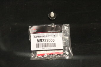MR322000 CLIP,RR END PANEL GARNISH