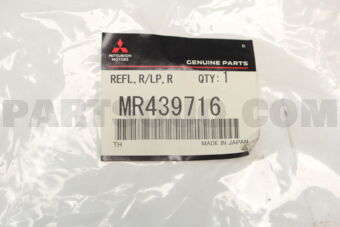 MR439716 Mitsubishi REFLECTOR KIT,RR LAMP,RH