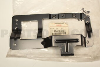 MR482498 Mitsubishi BRACKET,FR FOG LAMP,RH