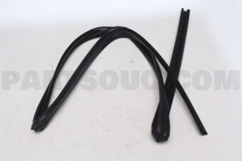 MR526474 Mitsubishi RUNCHANNEL,F/DR WDO GLA,RH