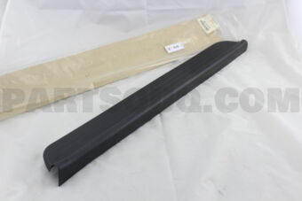 MR748399 F/DOOR SCUFFPLATE LH