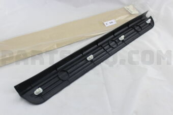 MR748399 F/DOOR SCUFFPLATE LH