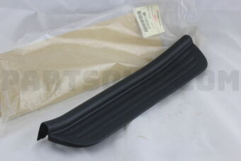 MR748403 SCUFF PLATE,RR LH