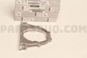 1229722J00 RETAINER-OIL SEAL,REAR