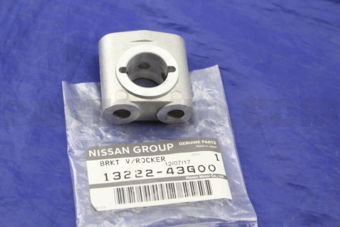 1322243G00 BRACKET-ROCKER SHAFT