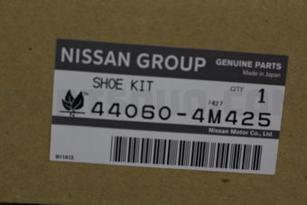 440604M425 SHOE SET-REAR BRAKE