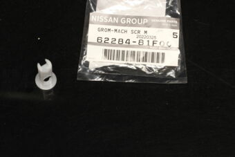 6228481F00 GROMMET