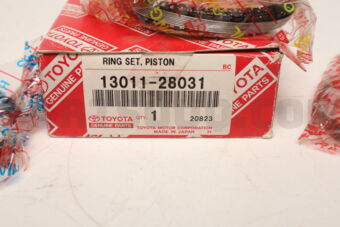 1301128031 Toyota RING SET, PISTON