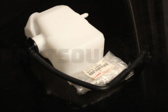 1647020040 Toyota TANK ASSY, RADIATOR RESERVE