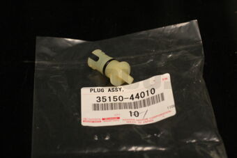 3515044010 PLUG ASSY, TRANSMISSION CASE