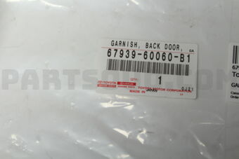 6793960060B1 GARNISH, BACK DOOR, CENTER