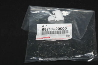 6821190K00 CLIP(FOR FRONT DOOR GLASS OUTER WE
