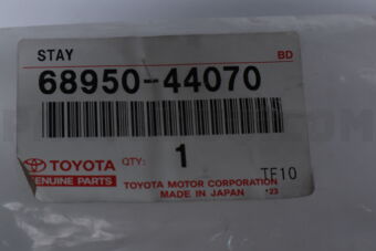 6895044070 Toyota STAY SUB-ASSY, BACK DOOR, RH