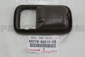 6927860010E0 BEZEL, DOOR INSIDE HANDLE, LH