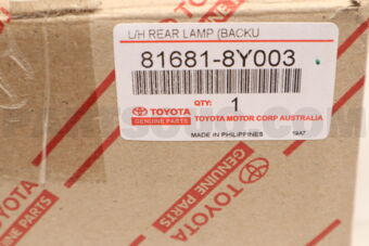 816818Y003 Toyota LENS AND BODY, REAR LAMP, LH