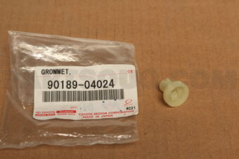 9018904024 Toyota GROMMET, SCREW(FOR GLOW PLUG)