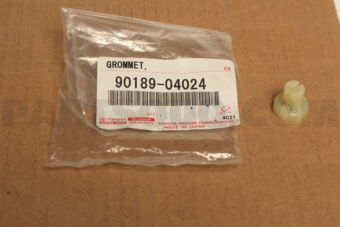 9018904024 Toyota GROMMET, SCREW(FOR GLOW PLUG)