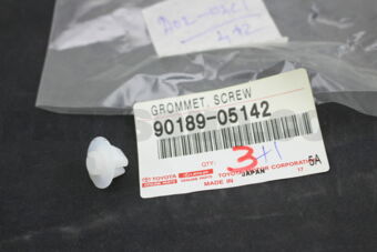 9018905142 GROMMET, SCREW