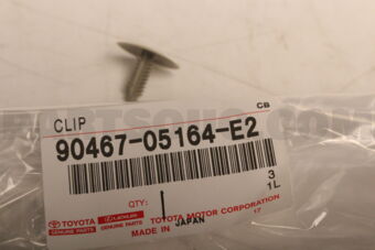 9046705164E2 Toyota CLIP (FOR REAR SEAT RECLINING COVER)