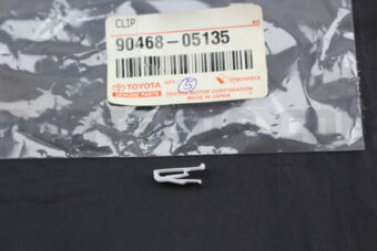 9046805135 CLIP(FOR CONSOLE BOX)