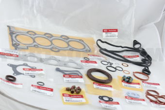 Hyundai / KIA 209102BJ01 GASKET KIT-ENGINE OVERHAUL