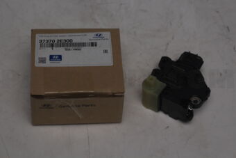Hyundai / KIA 373702E300 REGULATOR