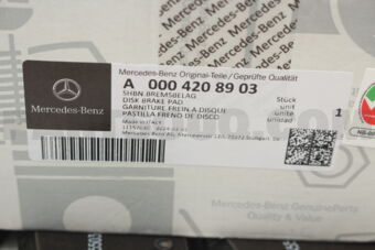 MERCEDES A0004208903 BRAKE PAD FRT-E(W213)