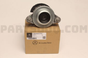 MERCEDES A204240421764 RUBBER MOUNTING LH/RH W204/212 *REFURBISH
