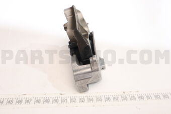 MERCEDES A2472406100 TRANSMISSION MOUNT