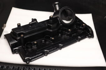 Nissan 13264EZ30A COVER ASSY VALVE ROCKERER