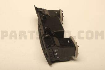 Nissan 68247VV00A FINISHER-CLUSTER LID
