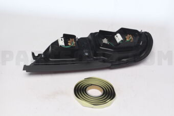 Nissan B655060F00 LAMP COMB RR