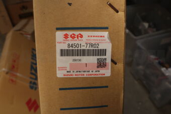 Suzuki 8450177R02 GLASS,FR DR WINDOW,R