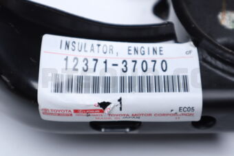 Toyota 1237137070 INSULATOR ENGINE