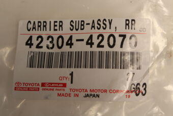 Toyota 4230442070 CARRIER SUB-ASSY RR
