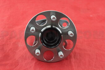 Toyota 4245047040 HUB & BEARING ASSY, REAR AXLE, RH/LH