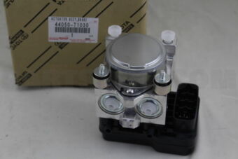 Toyota 4405071030 ACTUATOR ASSY, BRAKE